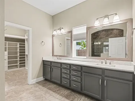 2424 Wood Street Sarasota FL 34237