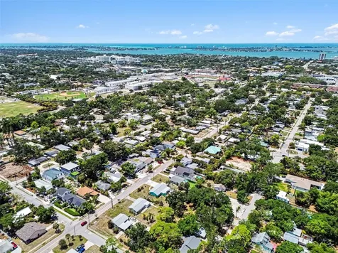2424 Wood Street Sarasota FL 34237