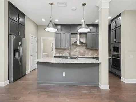 2424 Wood Street Sarasota FL 34237