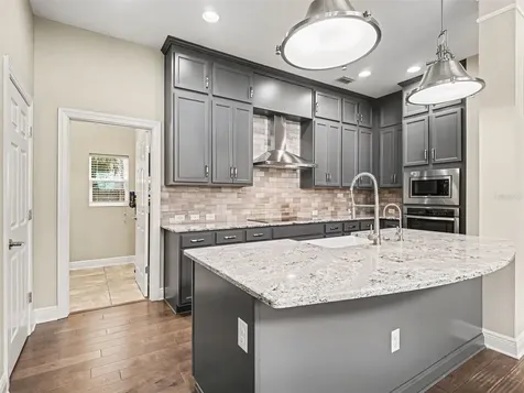 2424 Wood Street Sarasota FL 34237