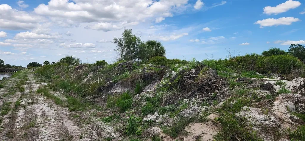 18395 NW 270th Street Okeechobee FL 34972