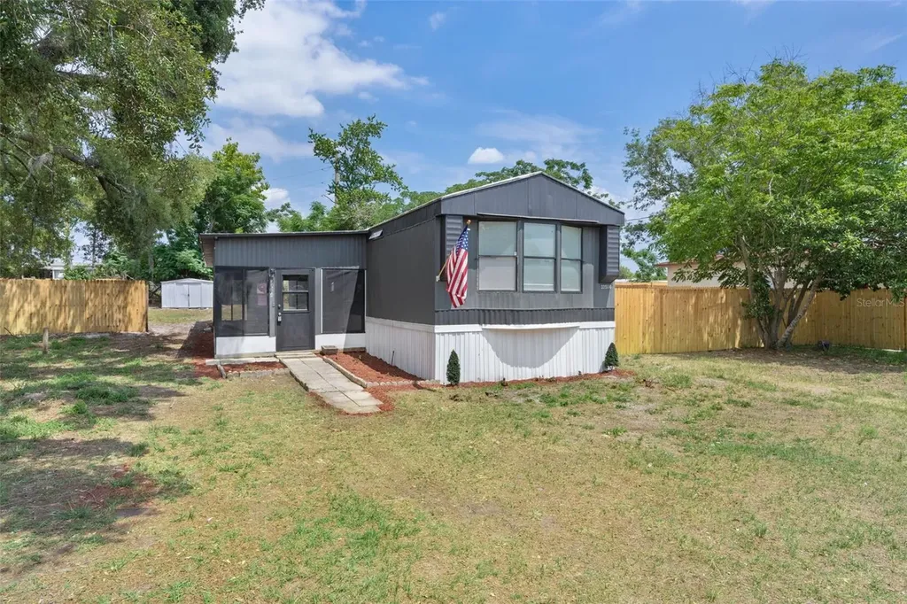 33514 Luana Court Leesburg FL 34788