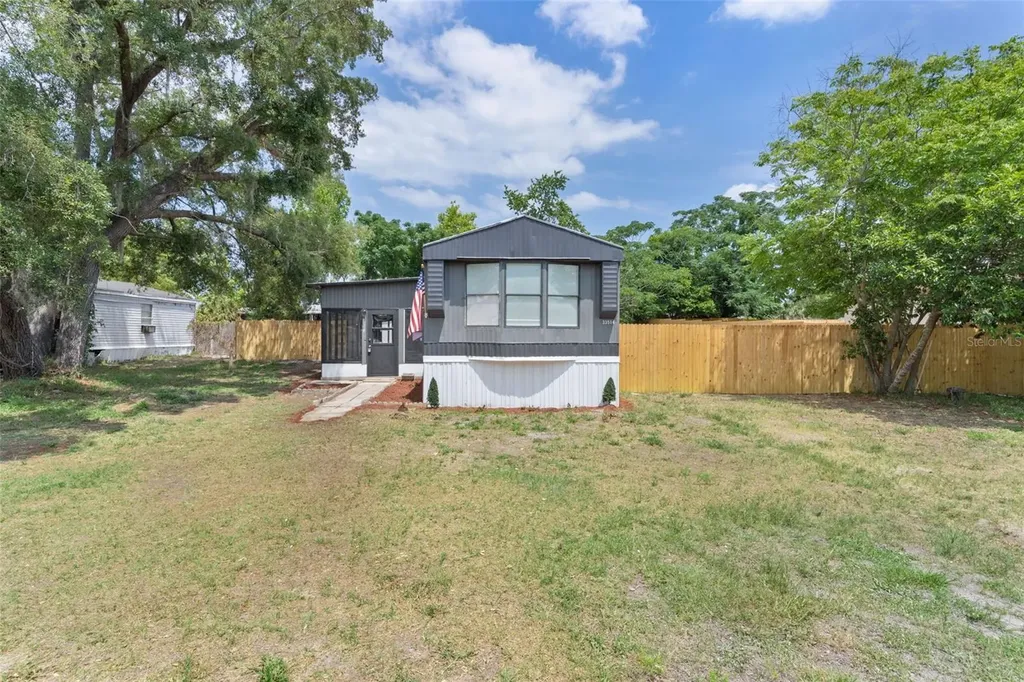 33514 Luana Court Leesburg FL 34788