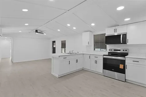 33514 Luana Court Leesburg FL 34788