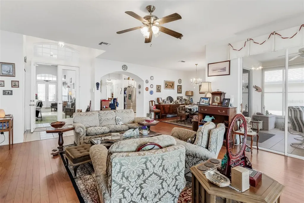 6274 Sailboat Avenue Tavares FL 32778