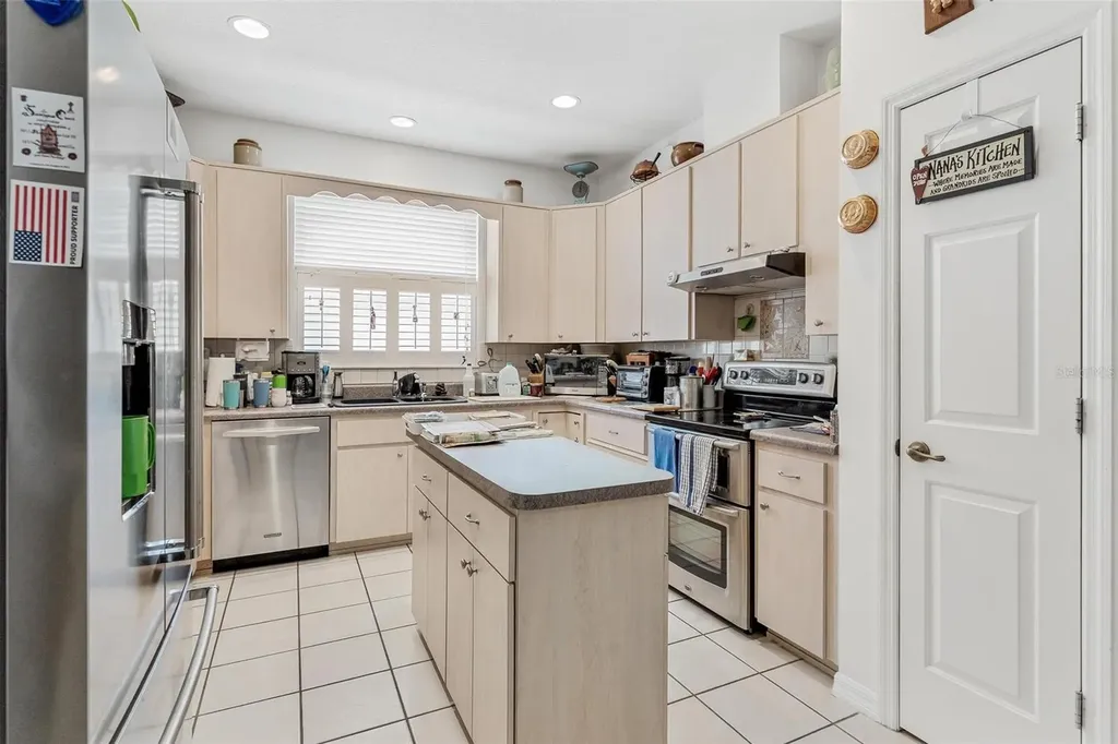 6274 Sailboat Avenue Tavares FL 32778