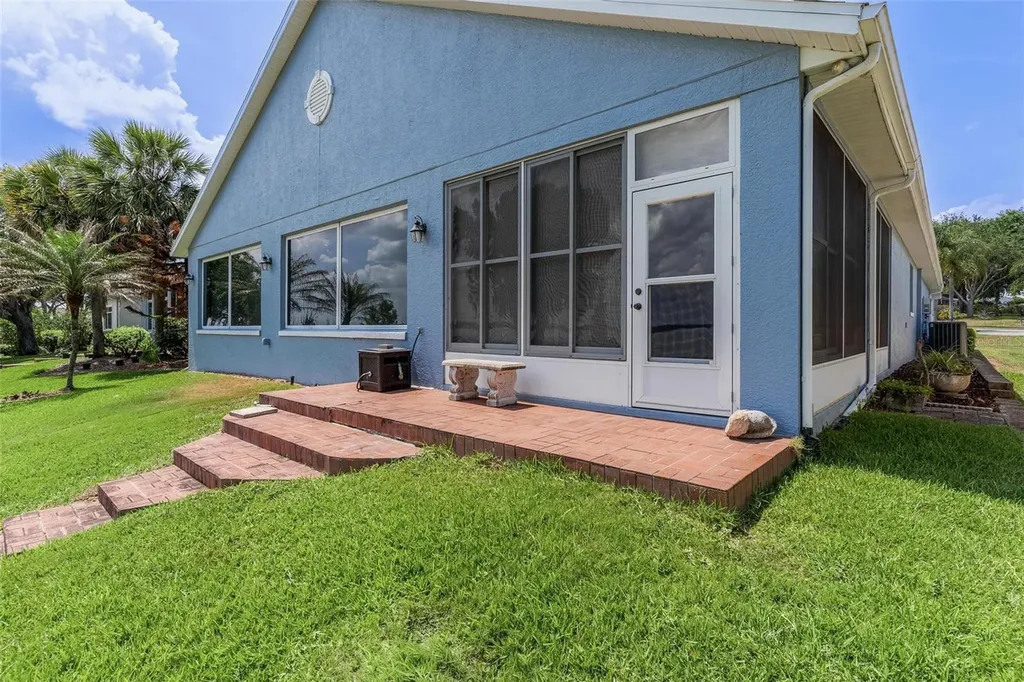 6274 Sailboat Avenue Tavares FL 32778