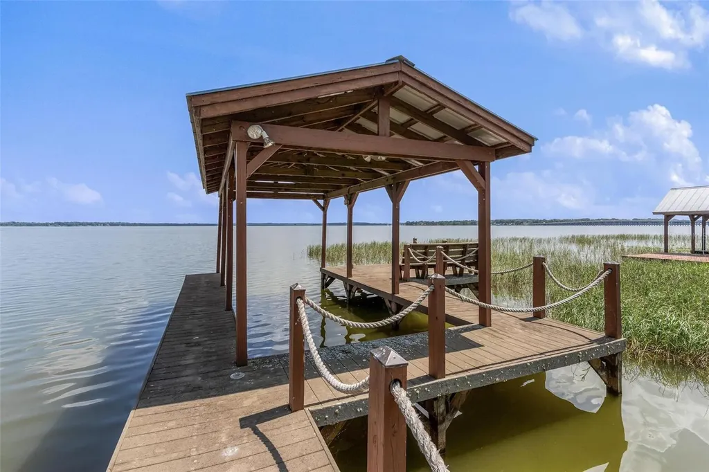 6274 Sailboat Avenue Tavares FL 32778