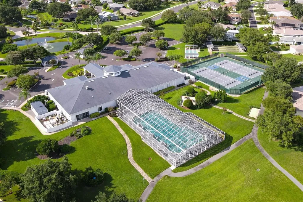 6274 Sailboat Avenue Tavares FL 32778
