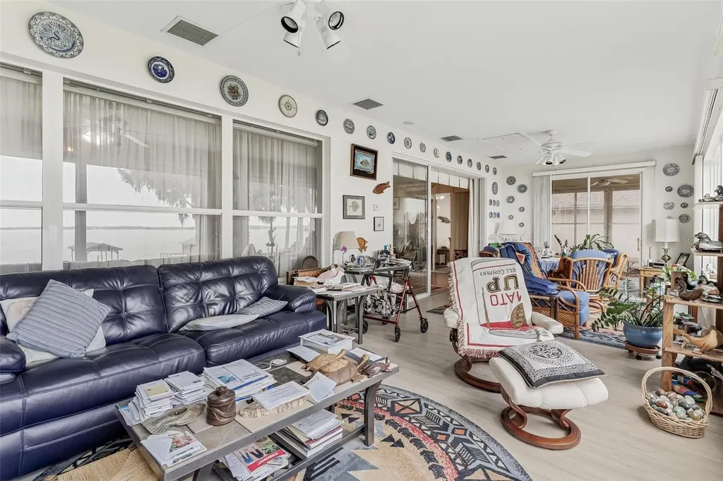 6274 Sailboat Avenue Tavares FL 32778