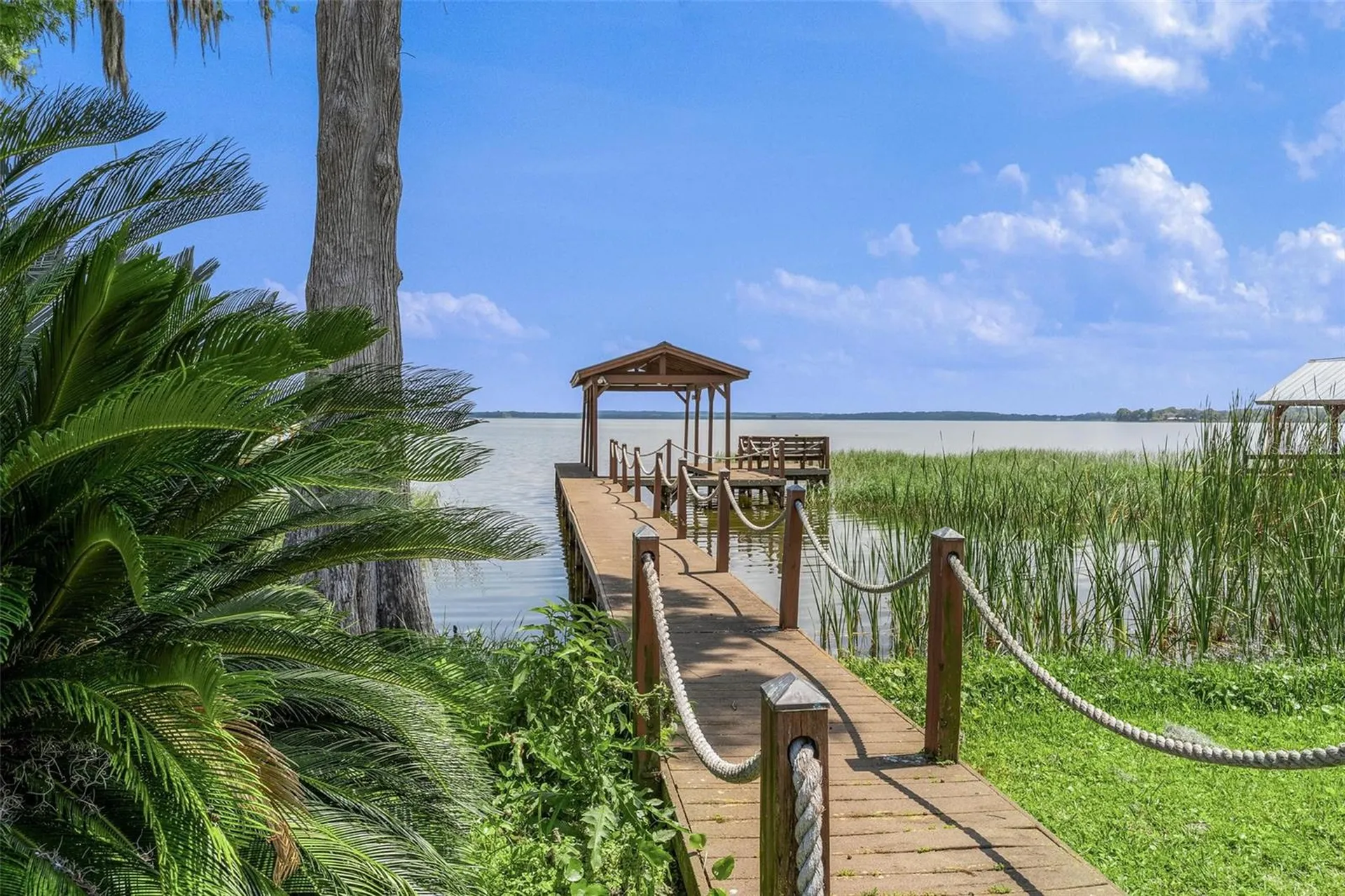 6274 Sailboat Avenue Tavares FL 32778