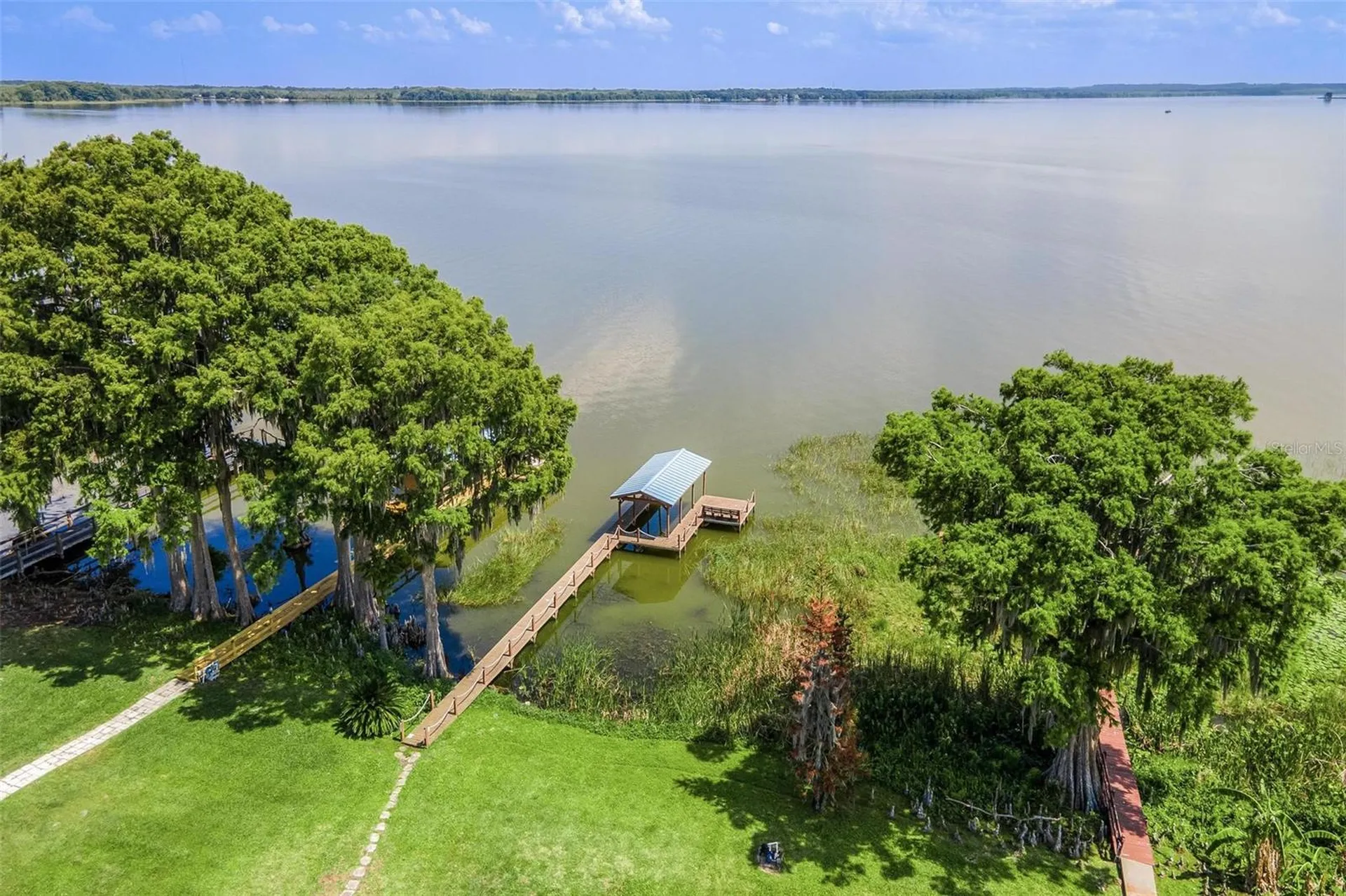 6274 Sailboat Avenue Tavares FL 32778