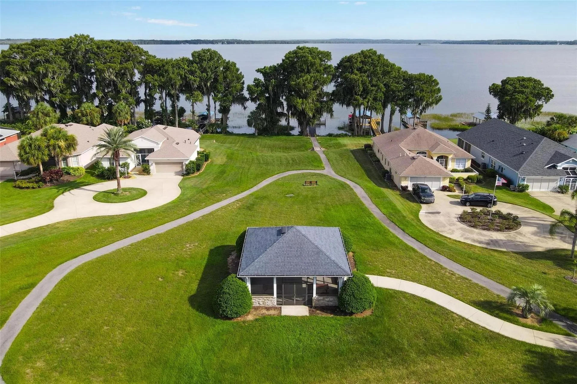6274 Sailboat Avenue Tavares FL 32778