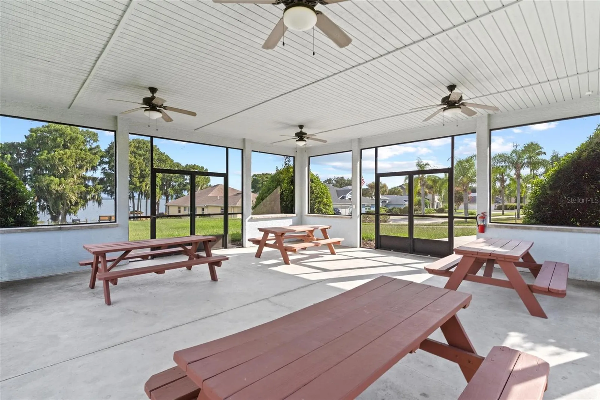 6274 Sailboat Avenue Tavares FL 32778