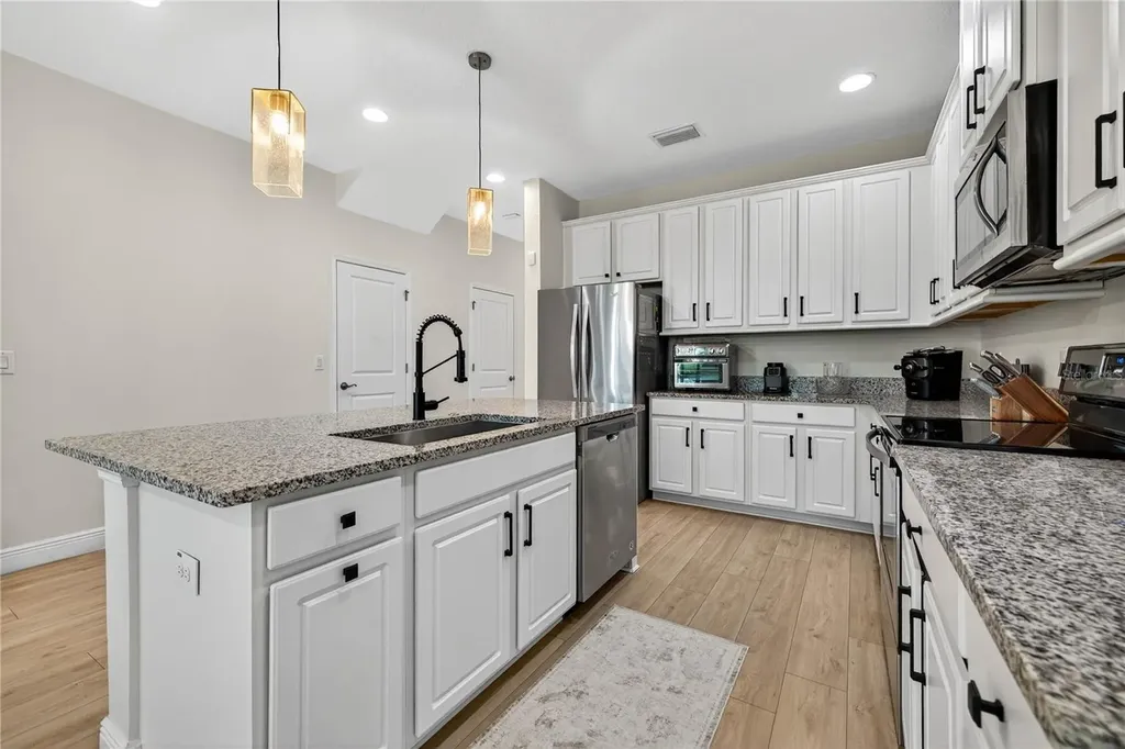 8128 Muddy Pines Place Tampa FL 33635