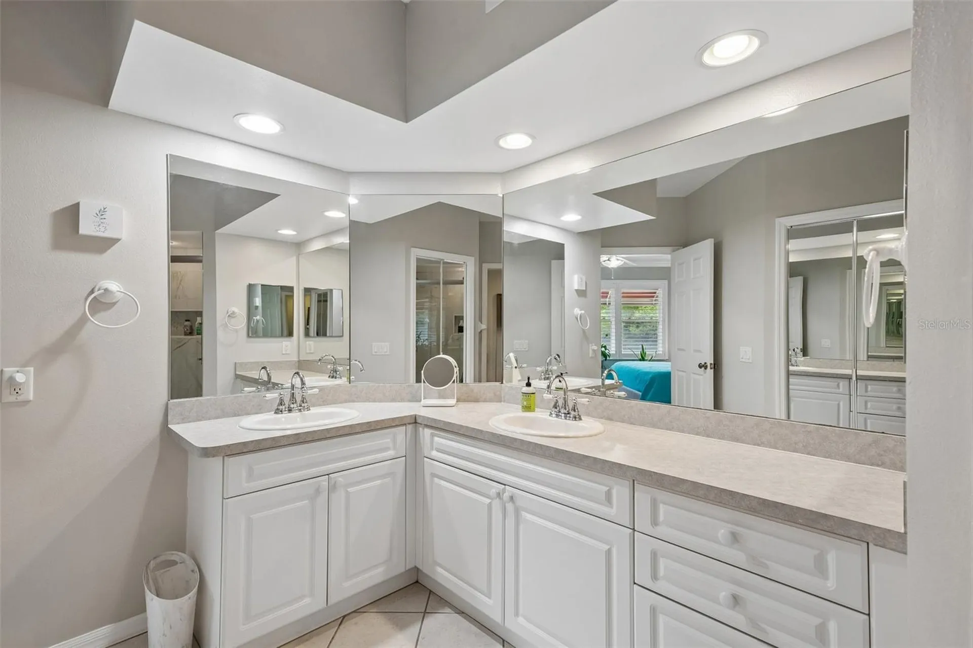 1440 Water View Drive W Largo FL 33771