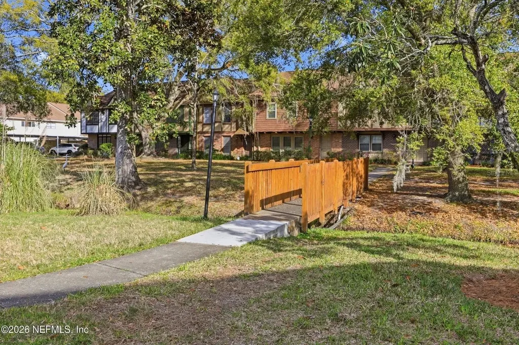 8153 Sutton Place N Jacksonville FL 32217