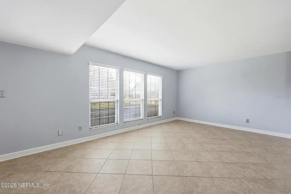 8153 Sutton Place N Jacksonville FL 32217