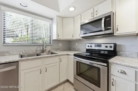 8153 Sutton Place N Jacksonville FL 32217