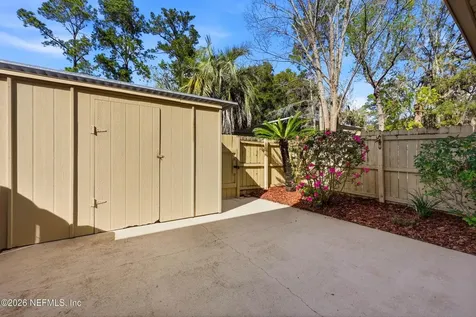 8153 Sutton Place N Jacksonville FL 32217