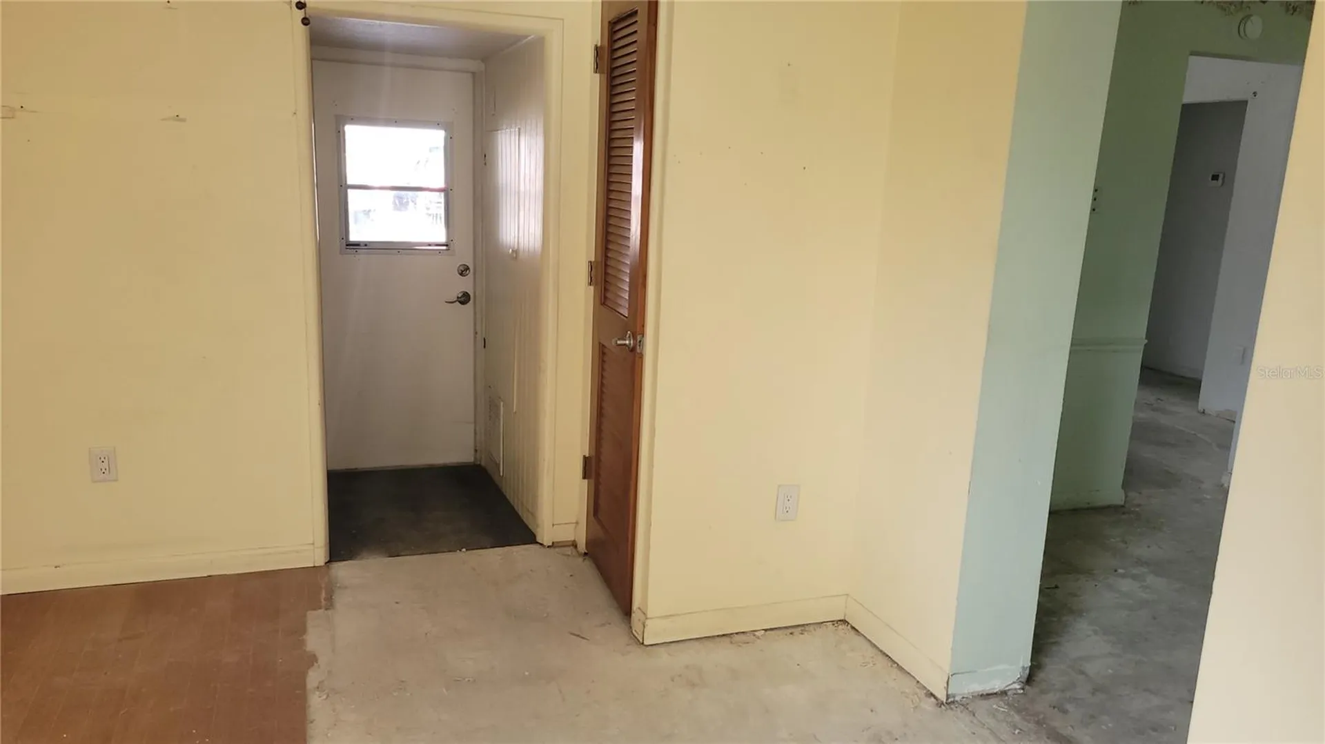 9850 Lily Street N Pinellas Park FL 33782
