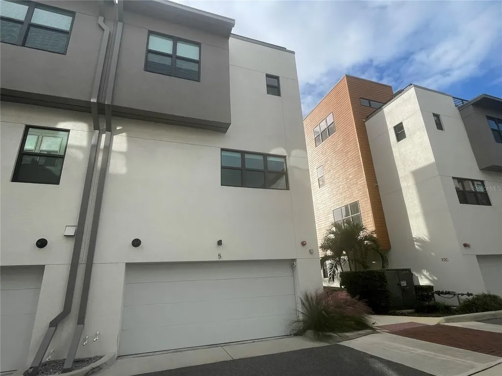 2511 N Grady Avenue Tampa FL 33607