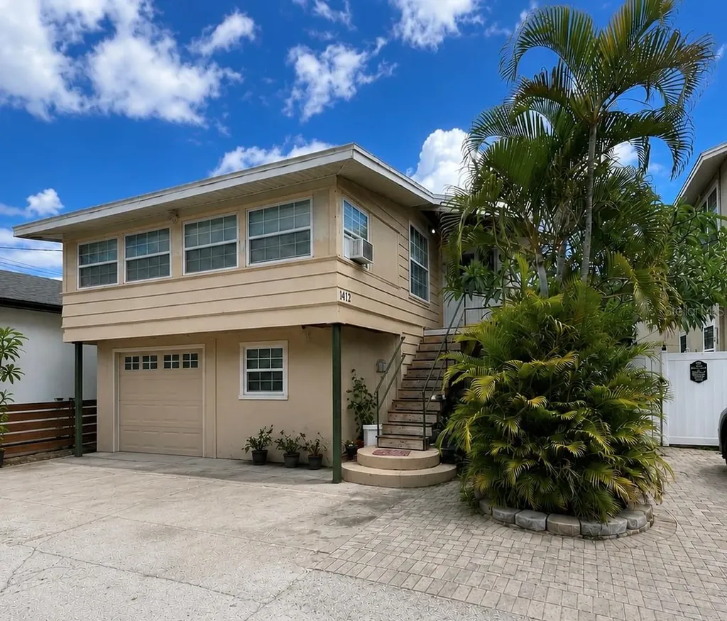 1412 36th Avenue N St Petersburg FL 33704