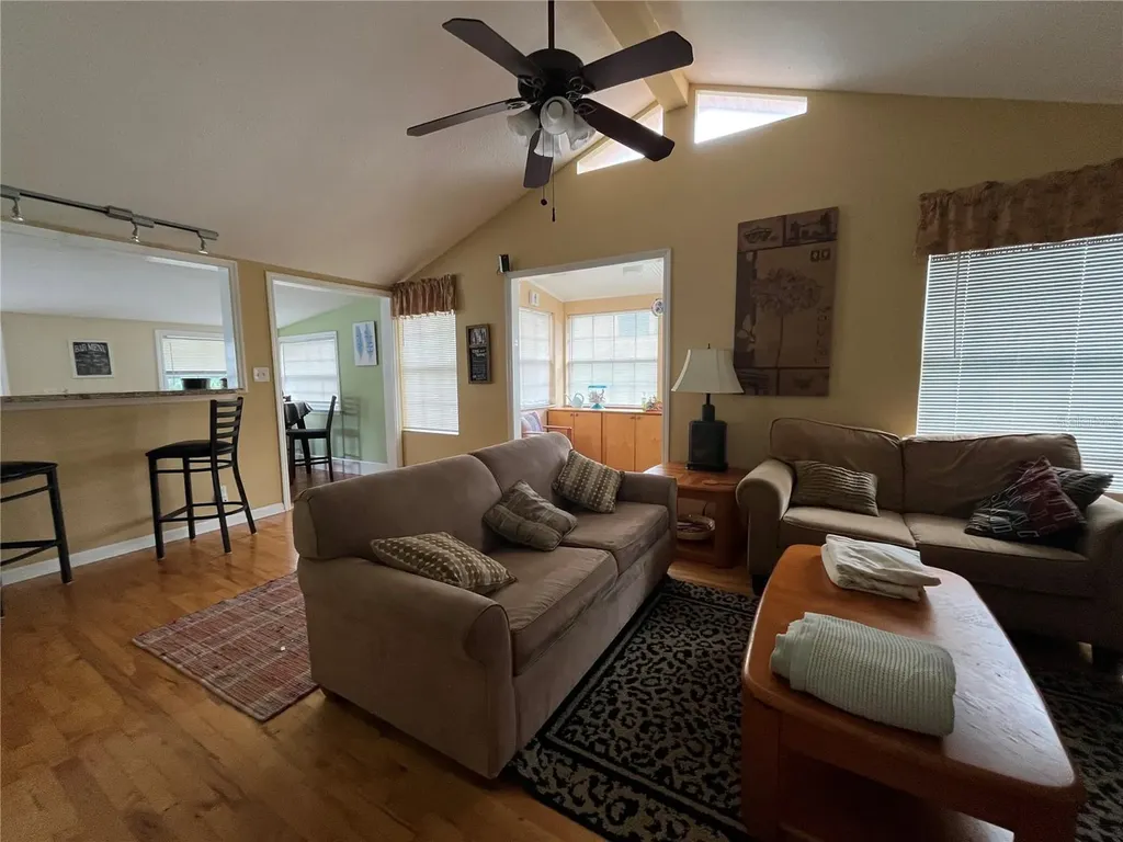 1412 36th Avenue N St Petersburg FL 33704