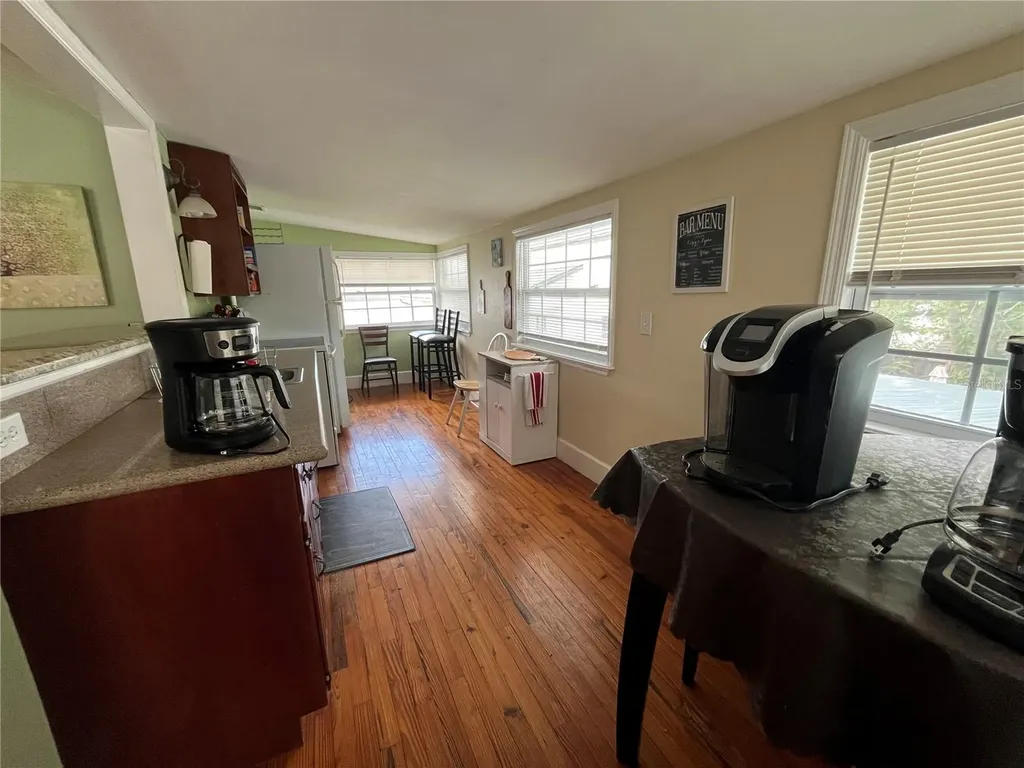 1412 36th Avenue N St Petersburg FL 33704