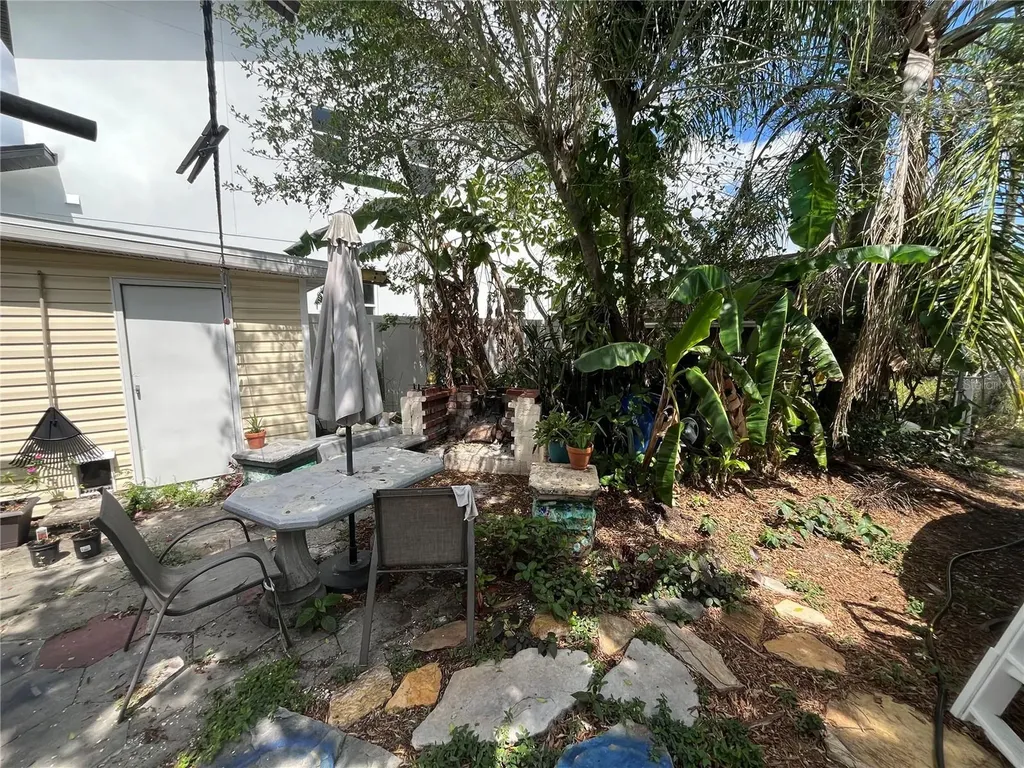 1412 36th Avenue N St Petersburg FL 33704