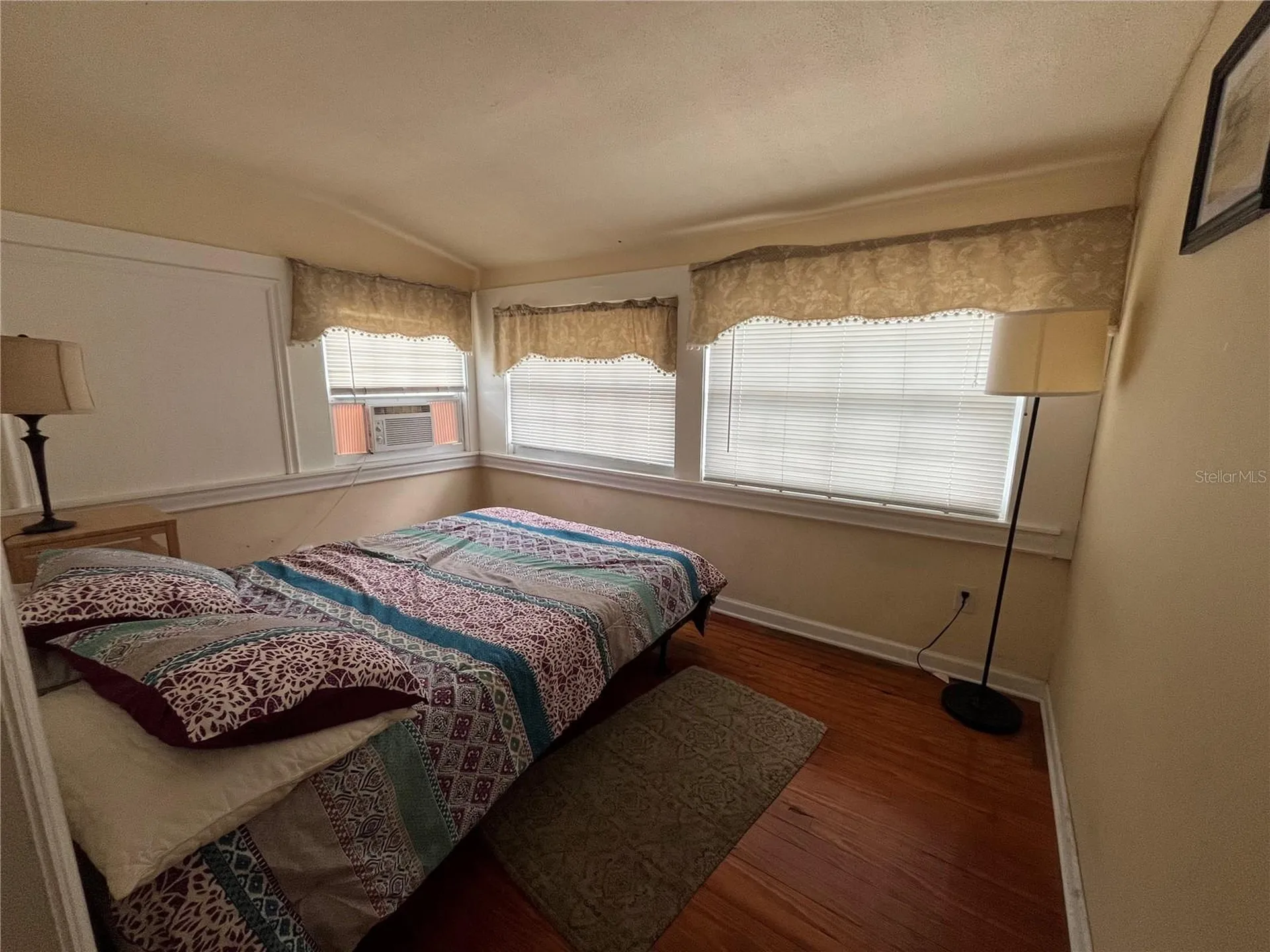 1412 36th Avenue N St Petersburg FL 33704