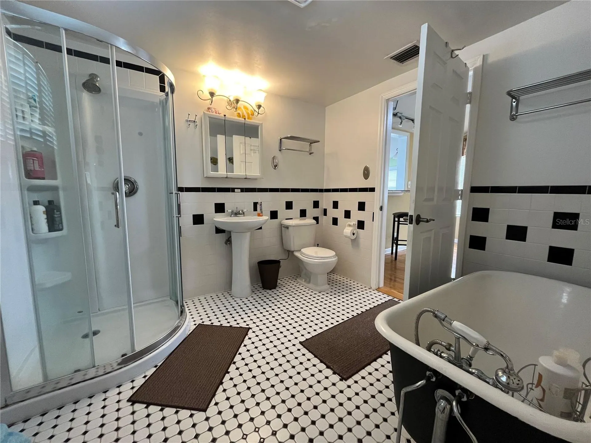 1412 36th Avenue N St Petersburg FL 33704