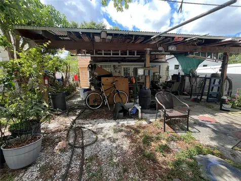 1412 36th Avenue N St Petersburg FL 33704
