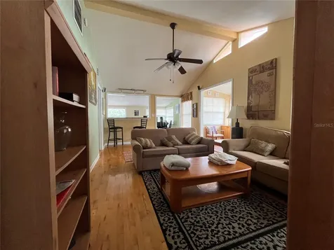 1412 36th Avenue N St Petersburg FL 33704