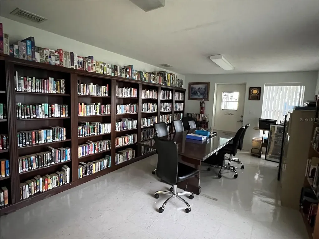1110 49th Avenue Drive W Bradenton FL 34207