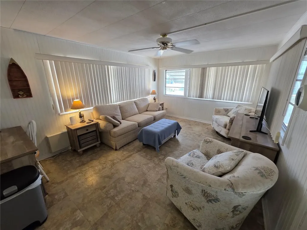 1110 49th Avenue Drive W Bradenton FL 34207