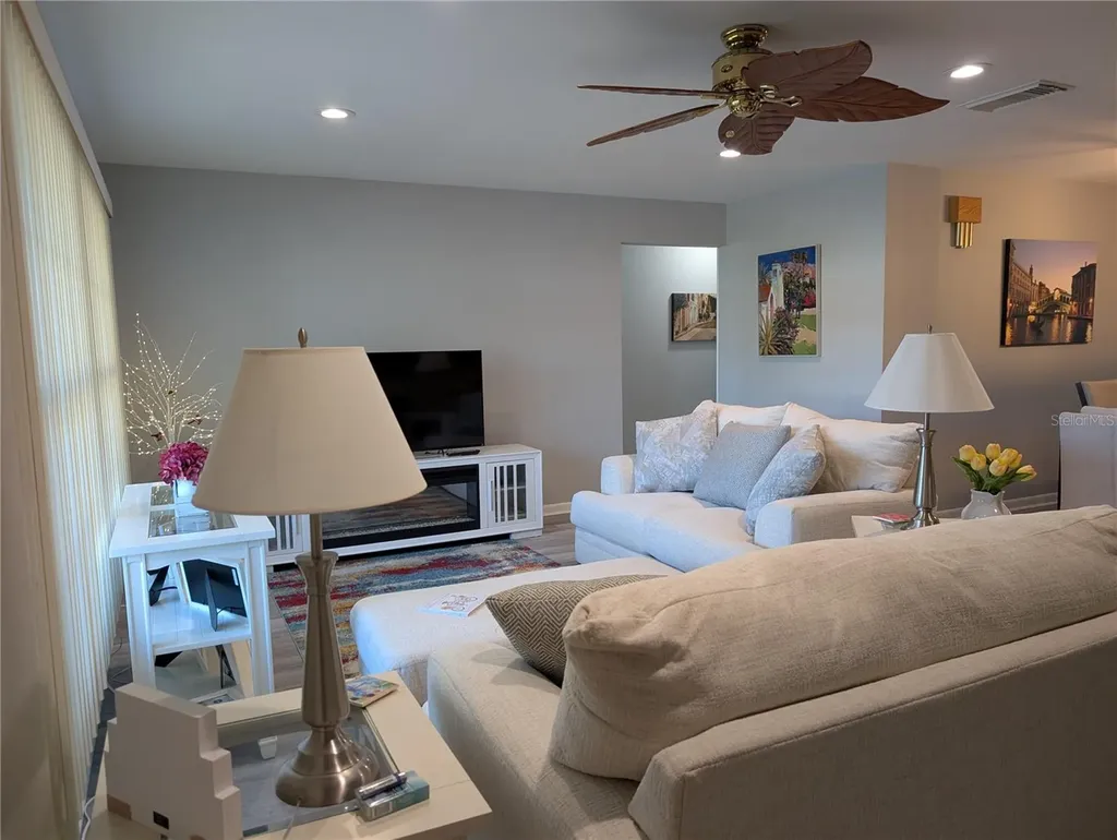 9009 41st Way N Pinellas Park FL 33782