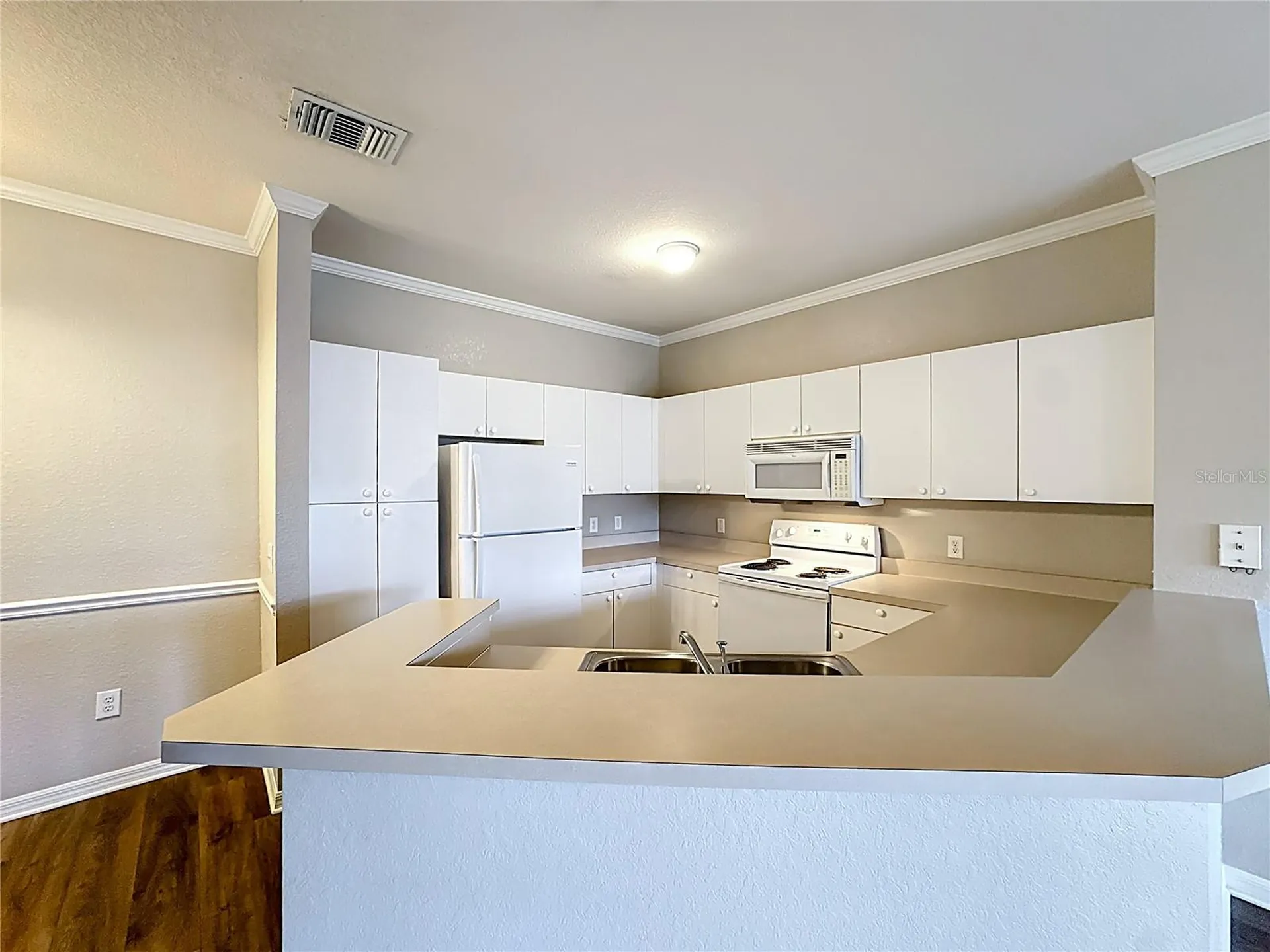 3593 Conroy Road Orlando FL 32839