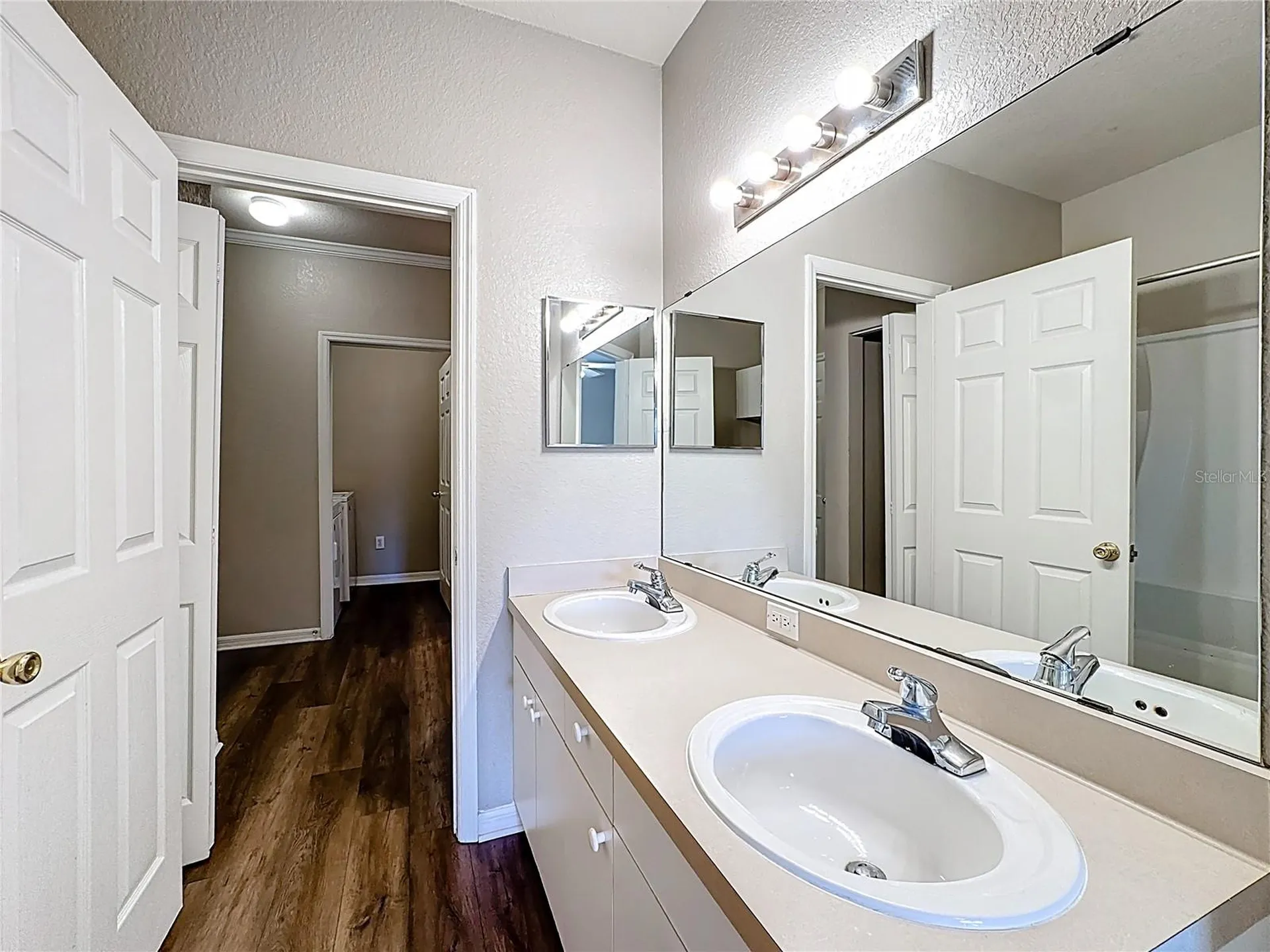 3593 Conroy Road Orlando FL 32839