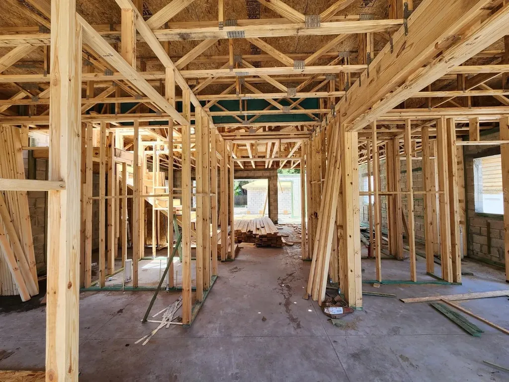 4409 2nd Avenue N St Petersburg FL 33713