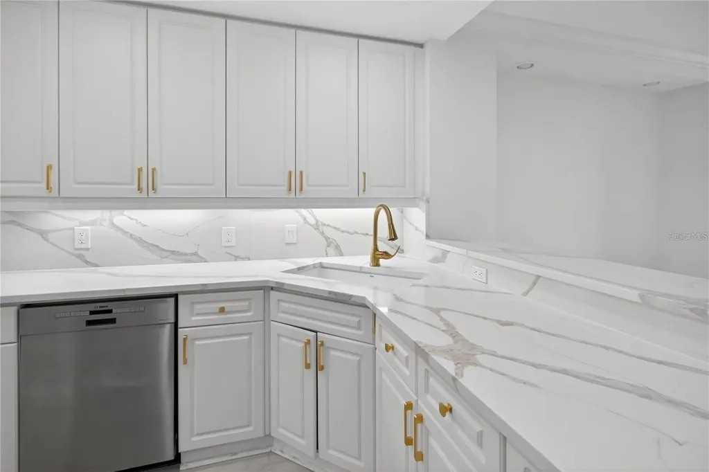5430 Eagles Point Circle Sarasota FL 34231