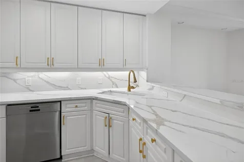 5430 Eagles Point Circle Sarasota FL 34231