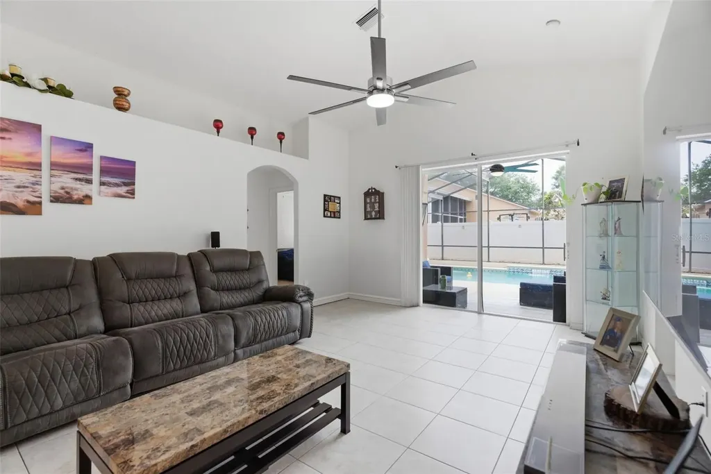 12818 Lake Vista Drive Gibsonton FL 33534