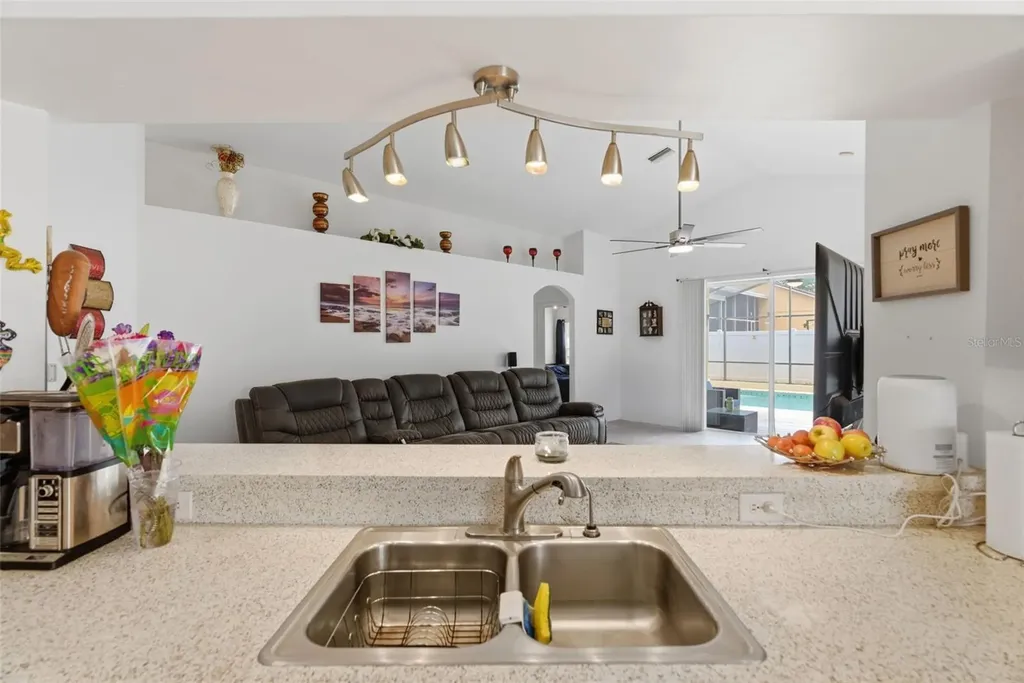 12818 Lake Vista Drive Gibsonton FL 33534