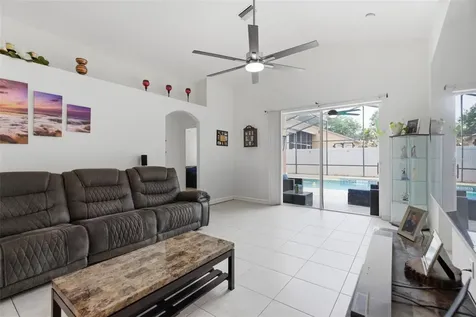 12818 Lake Vista Drive Gibsonton FL 33534