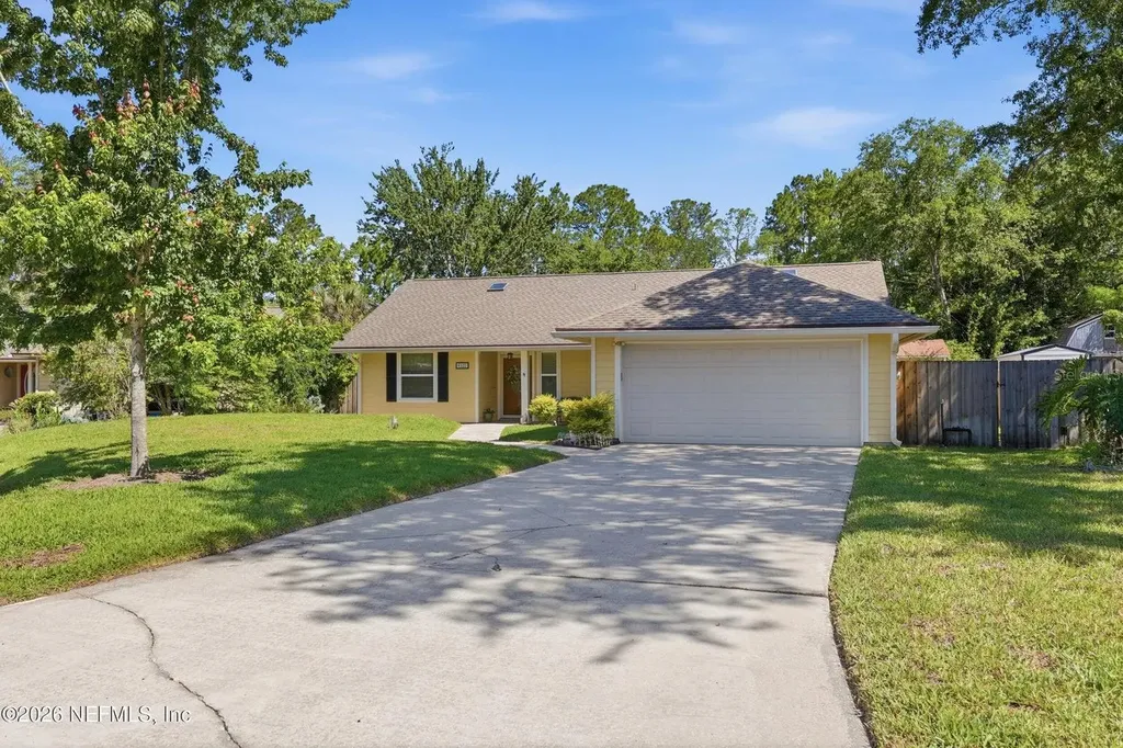 5327 Racoon Ridge Court Jacksonville FL 32258