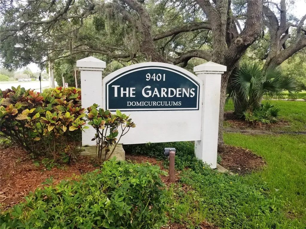 218 Dogwood Circle Seminole FL 33777