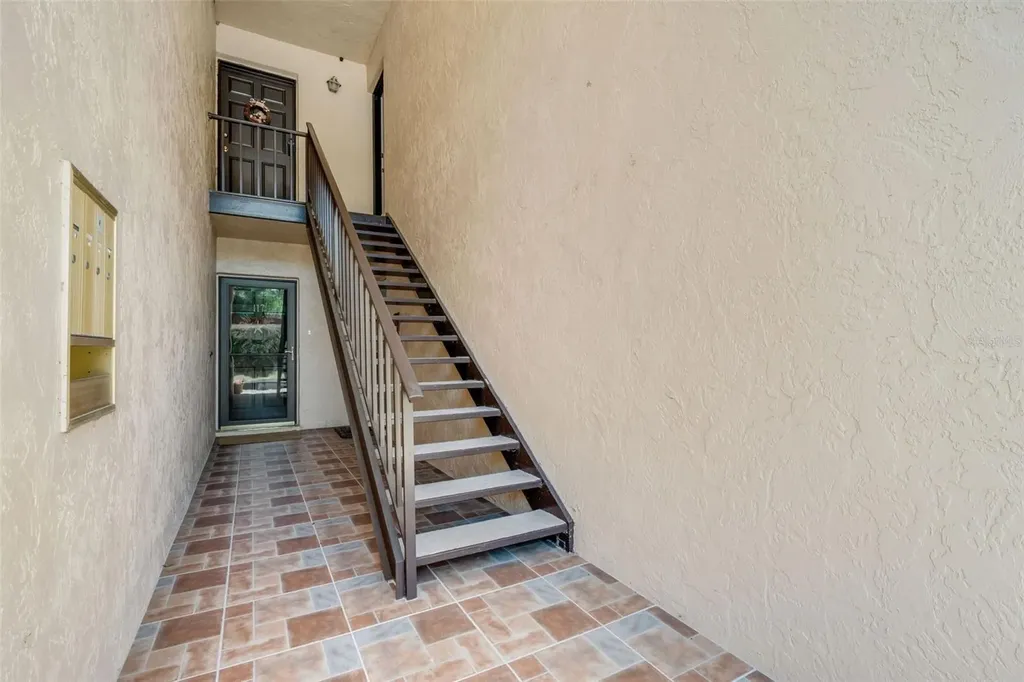 218 Dogwood Circle Seminole FL 33777