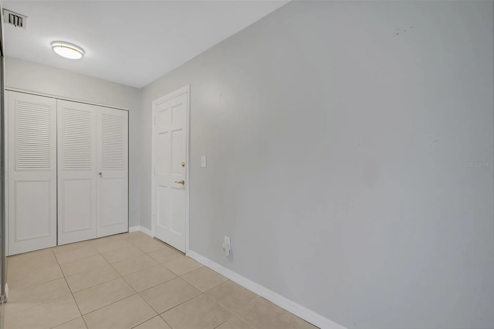 218 Dogwood Circle Seminole FL 33777
