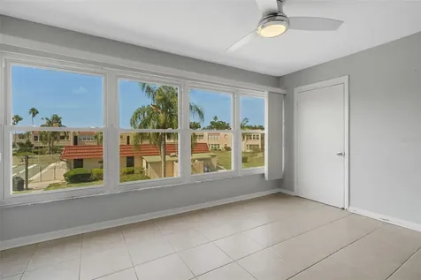 218 Dogwood Circle Seminole FL 33777